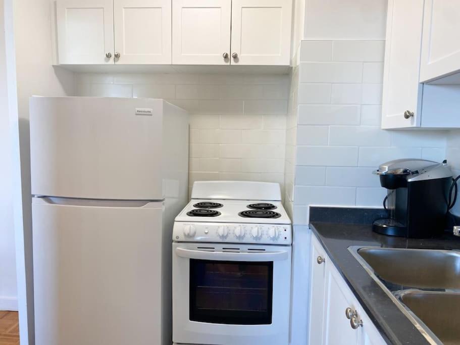 Stylish 1 Bedroom In *
